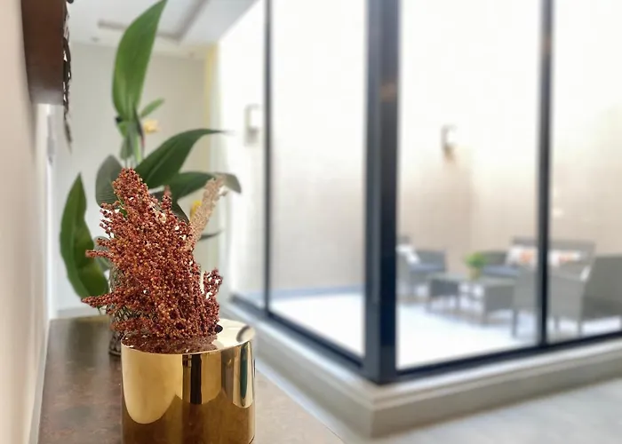Spacious New 2 Bedroom Apt-In Amazing Location B9