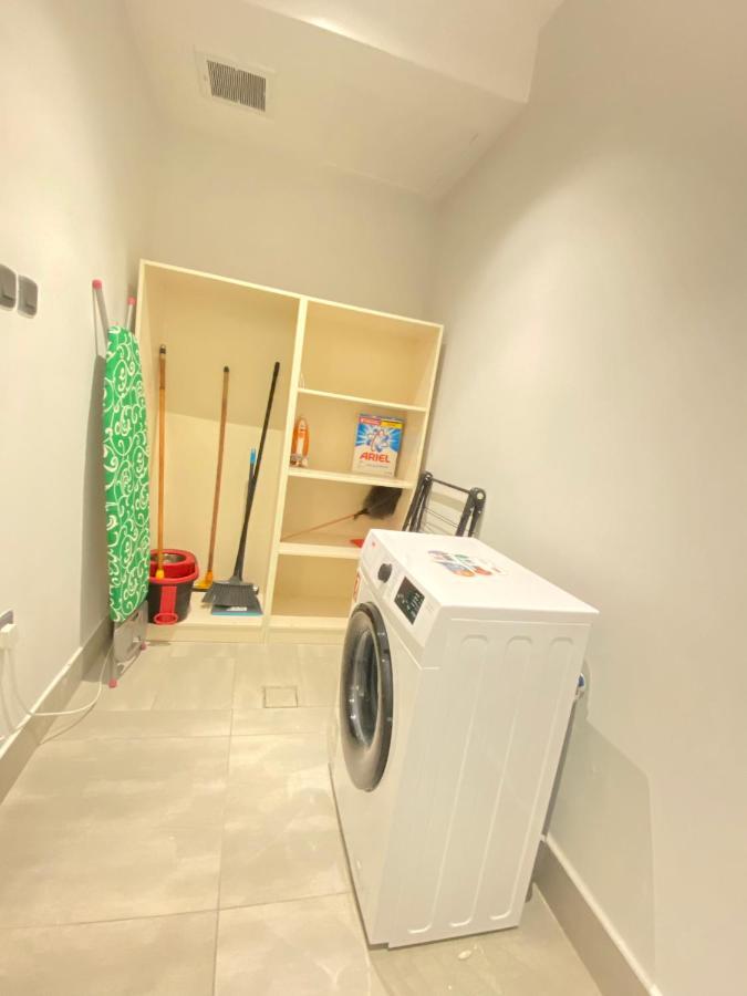 Spacious New 2 Bedroom Apt-in Amazing Location B9